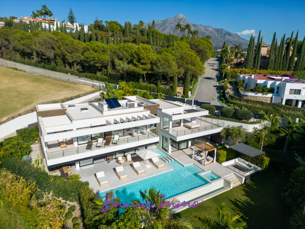 6 bed Villa (Detached) For Sale in Marbella,  - 1