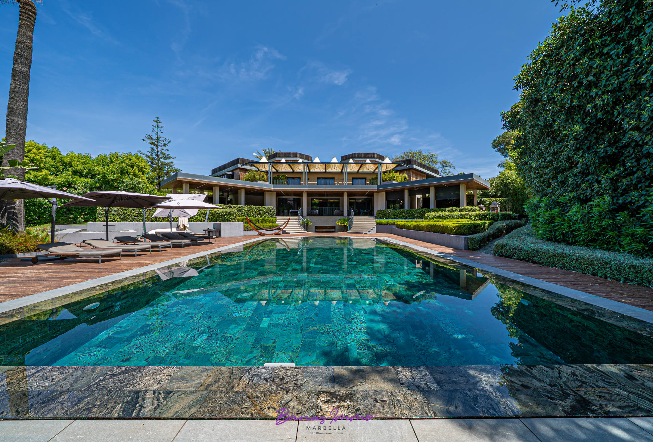 10 bed Villa (Detached) For Sale in , 